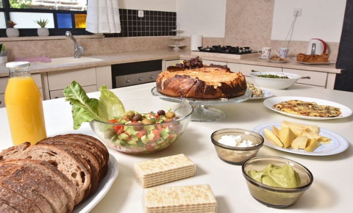 רוגע בעמק 24